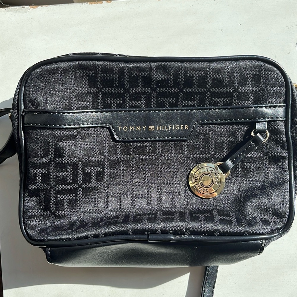Tommy Hilfiger Crossbody